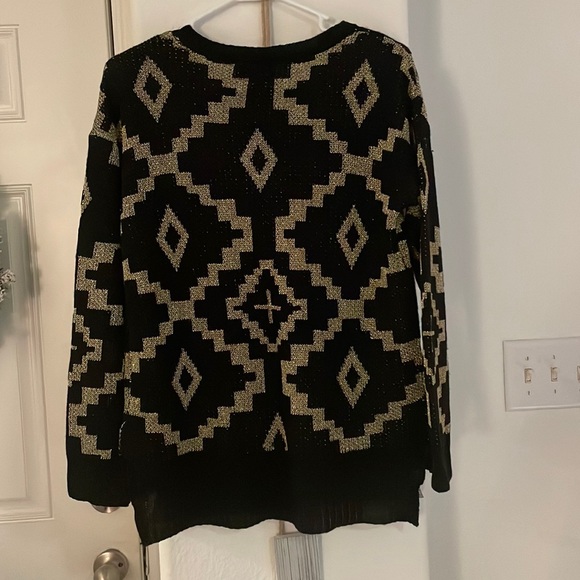 Rampage Black and Gold Aztec Print Long Sleeve Sweater Size M - Picture 2 of 6